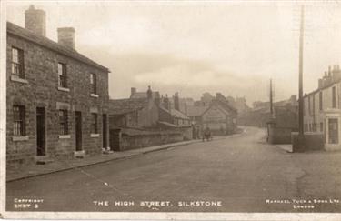 old sikstone high street looking up from ring o bells to red lion